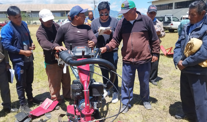 Agricultores tungurahuenses se tecnifican y ya manejan motocultores