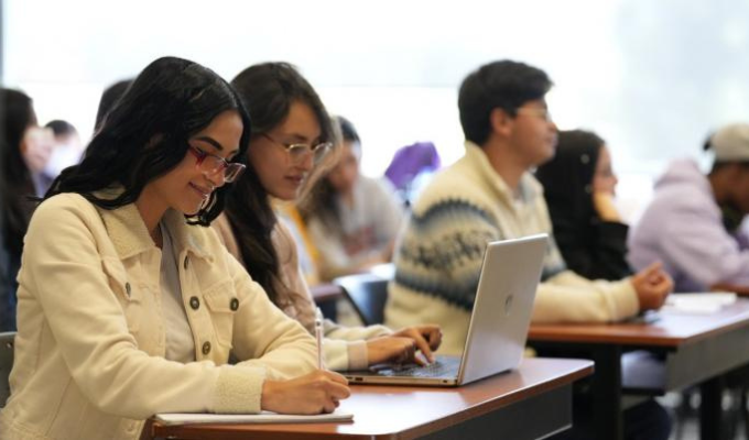 Estudiantes de Indoamérica ¡Del banco escolar al mundo empresarial!