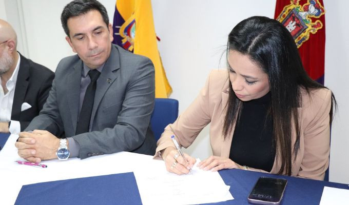 Jeannine Cruz, amenazada de muerte por el Caso Dhruv, denuncia pública