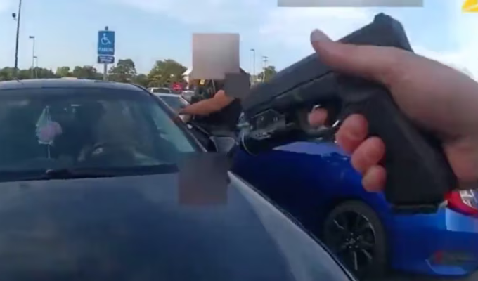 ¡Indignante! Embarazada muere a manos de policía en Ohio