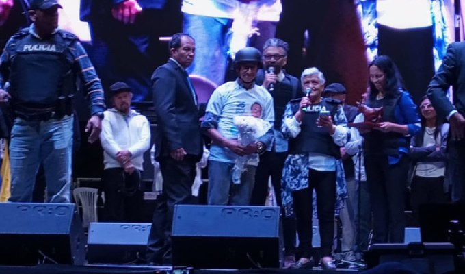 Madre de Villavicencio desmiente a Vanegas: ¡No es nuestro abogado!