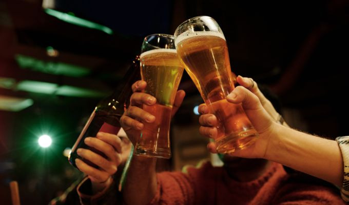 La cerveza podría ayudar a retrasar el Alzheimer, según estudio