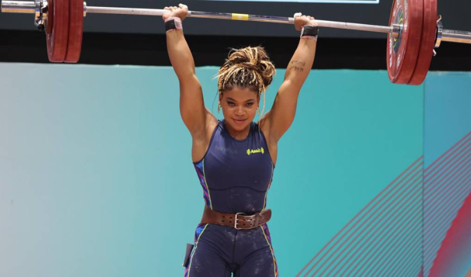 🥈🥈🥉 Angie Palacios arrasa en el Mundial de Pesas.