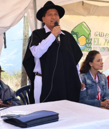 Manuel Caizabandaka shamumpachapi sumak chakrakamaypakmi llamkakun.