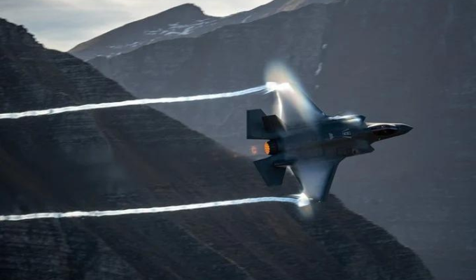 ¡Avión Zombi! F-35 vuela solo por 24 horas en EE.UU.