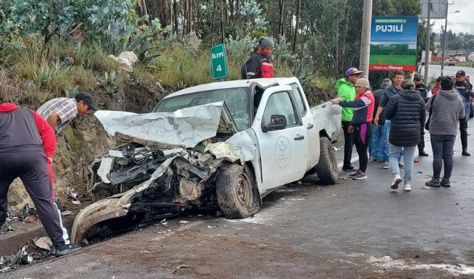 Impactante accidente en la vía Latacunga-Pujilí deja dos heridos