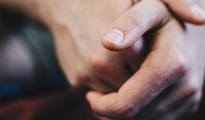 ¿Dedos largos ¡Descubre la sorprendente señal de infidelidad!