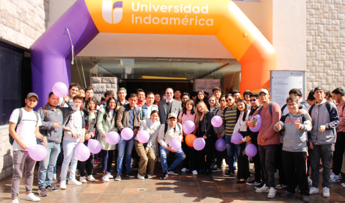 Estudiantes inician nueva etapa con Indoamérica: ¡El futuro está aquí!