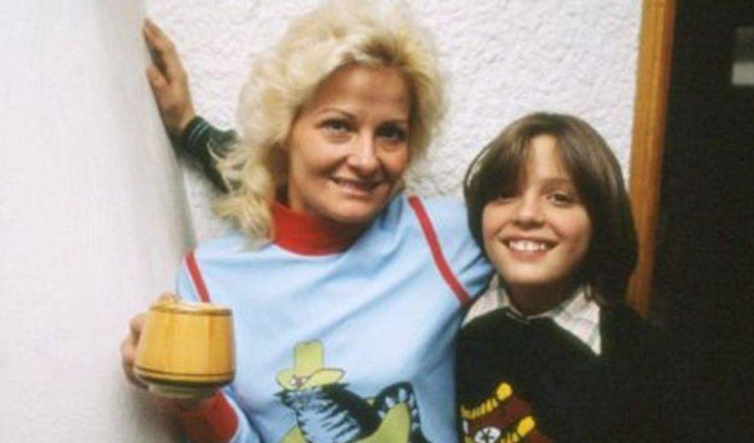¡Madre de Luis Miguel Viva! Prueba de ADN Puede Confirmarlo