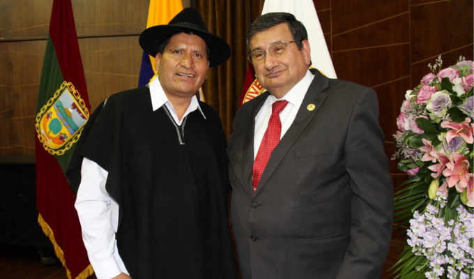 Prefecto de Tungurahua celebra 54⁰ aniversario de la UTA