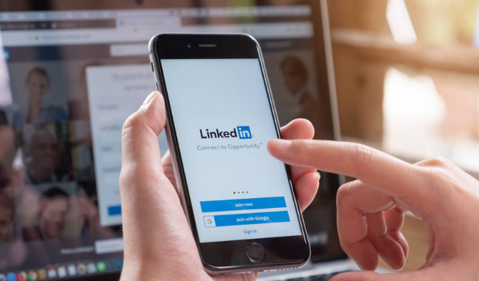 ¿IA Contra el Empleo? LinkedIn Despide a 668 Trabajadores