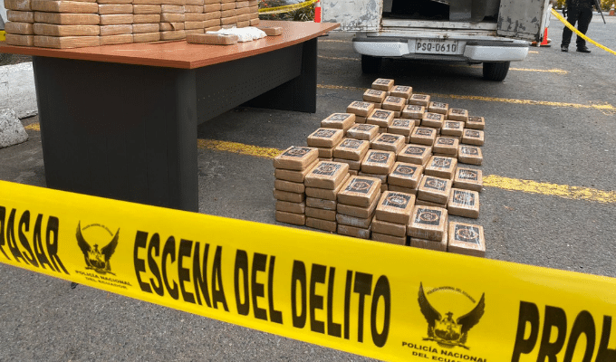 🚔 Gran golpe en Ambato: Policía incauta 400kg de cocaína en operativo