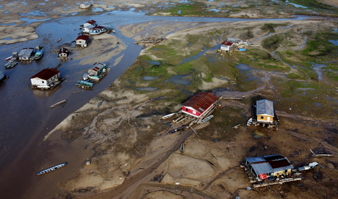 ¡Emergencia en el Amazonas! El Río Negro se seca a niveles históricos