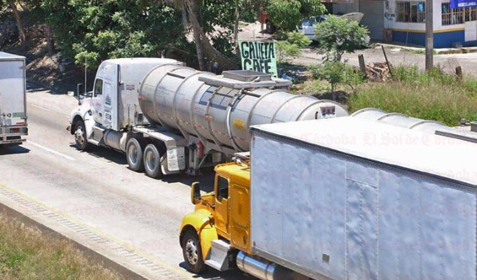 Robos y extorsiones acechan a camioneros en rutas ecuatorianas