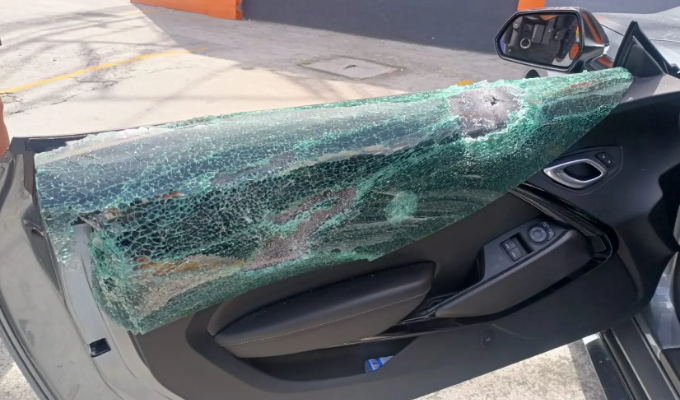 Conductor asaltado a plena luz del día en Av. Villalengua
