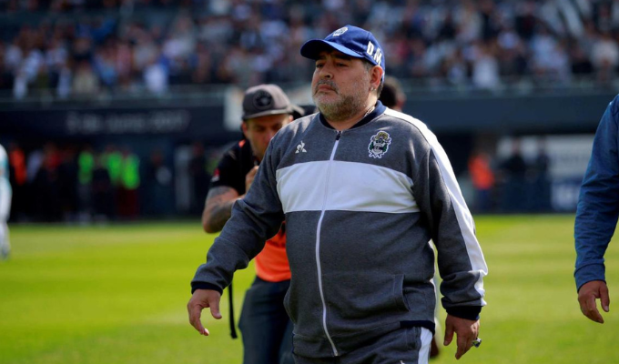 Confirman juicio a médicos implicados en la muerte de Maradona