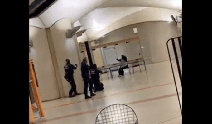 ¡Terror en París! Mujer amenaza con volar el metro; policía la abate