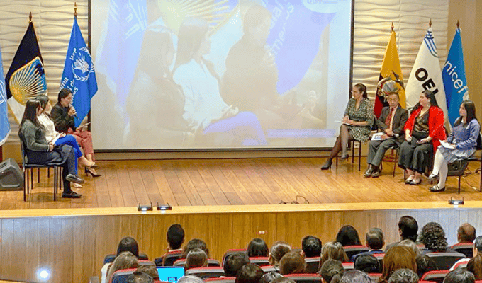 Ecuador en Educación: Presentan Currículo Nacional por Compencia