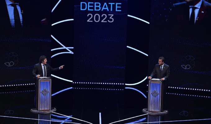Milei Promete Dolarizar la Economía Argentina en Último Debate
