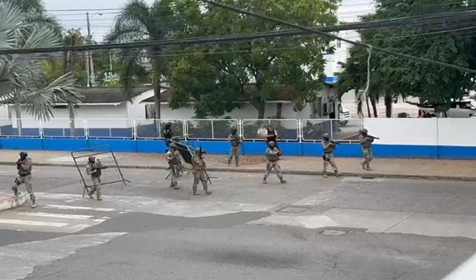 Enfrentamiento Armado en Machala: Policía Herido Tras Ataque a Comando