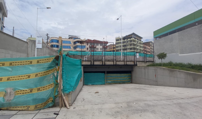 Problemas en la apertura de la plazoleta Bellavista en Ambato.