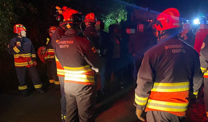 Fatal accidente en Pintag: un vehículo cae a quebrada