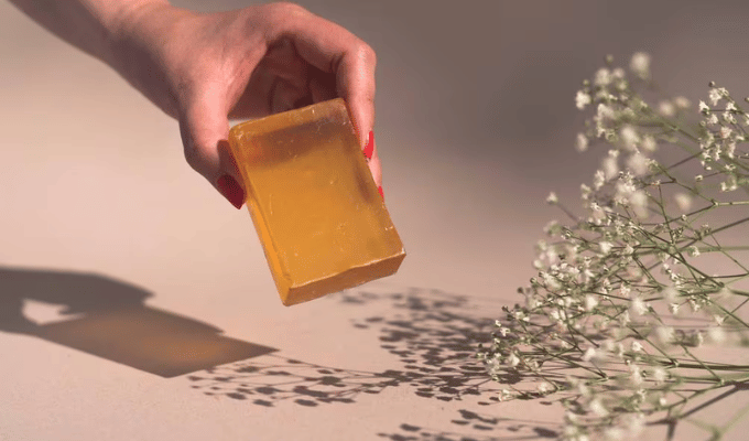 Jabón Casero de Naranja: Tu Aliado para una Navidad Llena de Energía