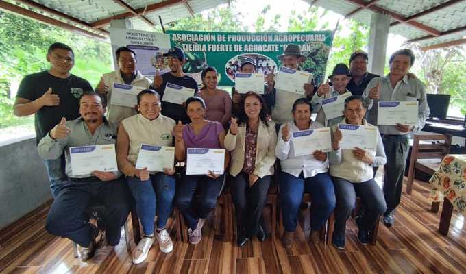 Innovación en Tungurahua: Finalizan Escuelas Forestales con Éxito