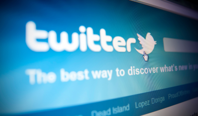 Twitter retira verificación azul a cuentas que no pagaron suscripción